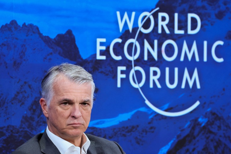 &copy; Reuters. Sergio P. Ermotti, presidente ejecutivo del Grupo UBS, asiste a la reunión anual 54 del Foro Económico Mundial en Davos, Suiza, el 17 de enero de 2024. REUTERS/Denis Balibouse
