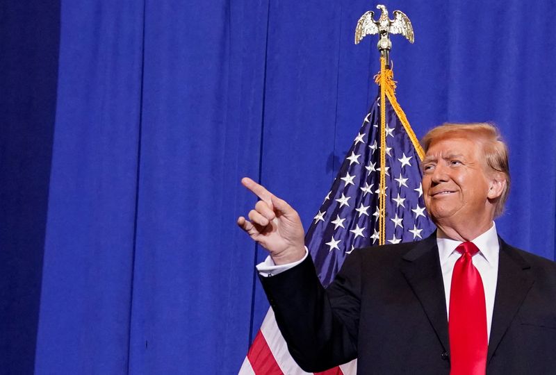 &copy; Reuters. Republican presidential candidate and former U.S. President Donald Trump takes the stage during a campaign rally ahead of the New Hampshire primary election, in Atkinson, New Hampshire, U.S. January 16, 2024.  REUTERS/Elizabeth Frantz