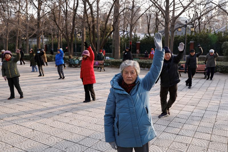&copy; Reuters. Elderly people dance at a park in Beijing, China January 16, 2024. REUTERS/Tingshu Wang