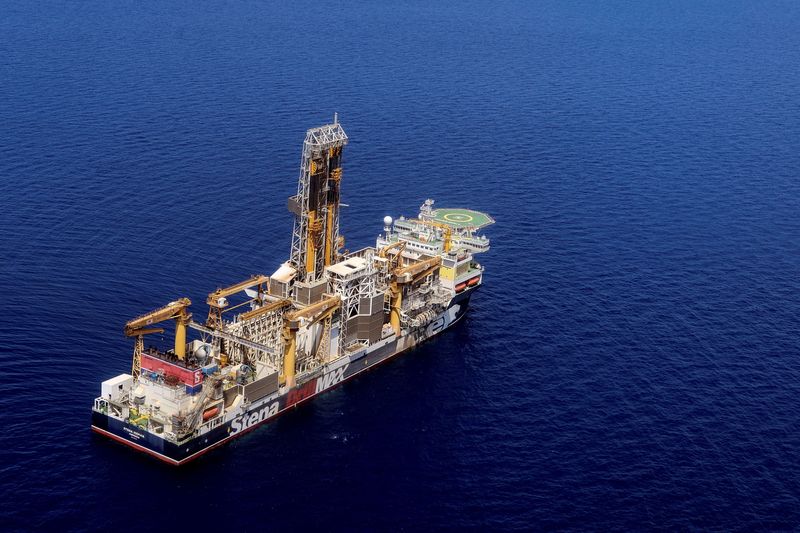 &copy; Reuters. FILE PHOTO: London-based Energean's drill ship begins drilling at the Karish natural gas field offshore Israel in the east Mediterranean May 9, 2022. Picture taken May 9, 2022. REUTERS/Ari Rabinovitch/File Photo