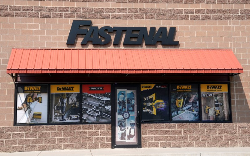 &copy; Reuters. FILE PHOTO: The Fastenal store in Golden, Colorado U.S. August 4, 2017.  REUTERS/Rick Wilking/File Photo