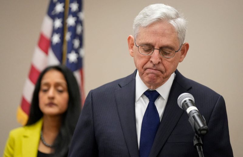 &copy; Reuters. Merrick Garland, procurador-geral, fala em entrevista coletiva sobre relatório a respeito de massacre em Uvalde, no Texas 
18/01/2024
Jay Janner/USA Today Network via REUTERS