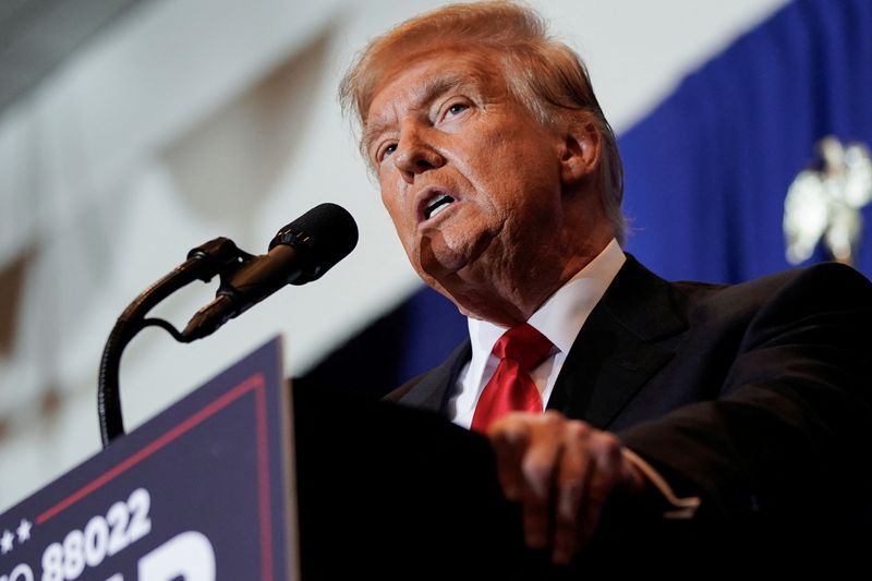 &copy; Reuters. Republican presidential candidate and former U.S. President Donald Trump speaks on stage during a campaign rally ahead of the New Hampshire primary election, in Atkinson, New Hampshire, U.S. January 16, 2024.  REUTERS/Elizabeth Frantz/File Photo