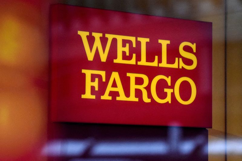 © Reuters. FILE PHOTO: A Wells Fargo logo is seen in New York City, U.S. January 10, 2017. REUTERS/Stephanie Keith