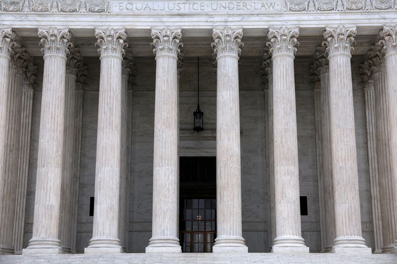 &copy; Reuters. FILE PHOTO: The United States Supreme Court building is seen in Washington, U.S., June 20, 2023. REUTERS/Evelyn Hockstein/File Photo