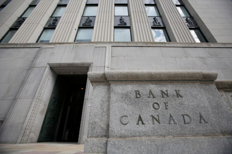 &copy; Reuters. FILE PHOTO: A sign is pictured outside the Bank of Canada building in Ottawa, Ontario, Canada, May 23, 2017. REUTERS/Chris Wattie/File Photo