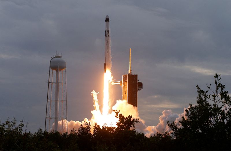 &copy; Reuters. FILE PHOTO: The Axiom Mission 3 launches to the International Space Station with crew members Commander Michael Lopez-Alegria of the U.S./Spain, Pilot Walter Villadei of Italy, Mission Specialist Alper Gezeravcı of Turkey, and ESA (European Space Agency)