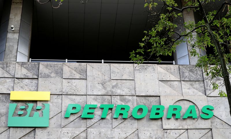 &copy; Reuters. Logo da Petrobras na sede da empresa no Rio de Janeiro
