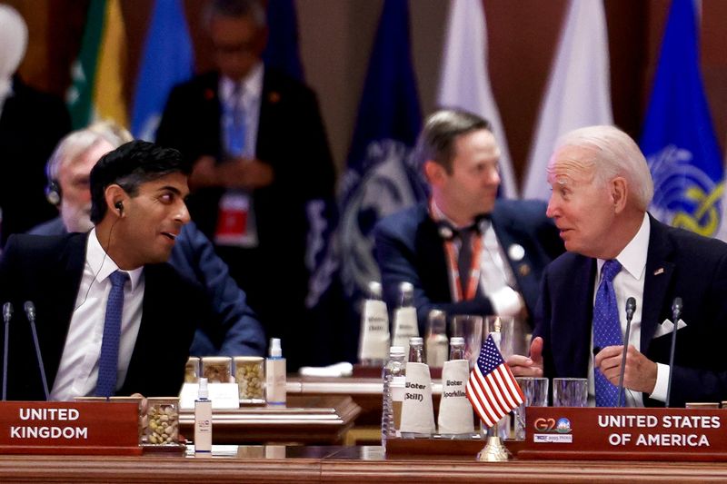 &copy; Reuters. FILE PHOTO: U.S. President Joe Biden and British Prime Minister Rishi Sunak attend "Session II: One Family" at the G20 summit in New Delhi, India, September 9, 2023. REUTERS/Evelyn Hockstein/Pool