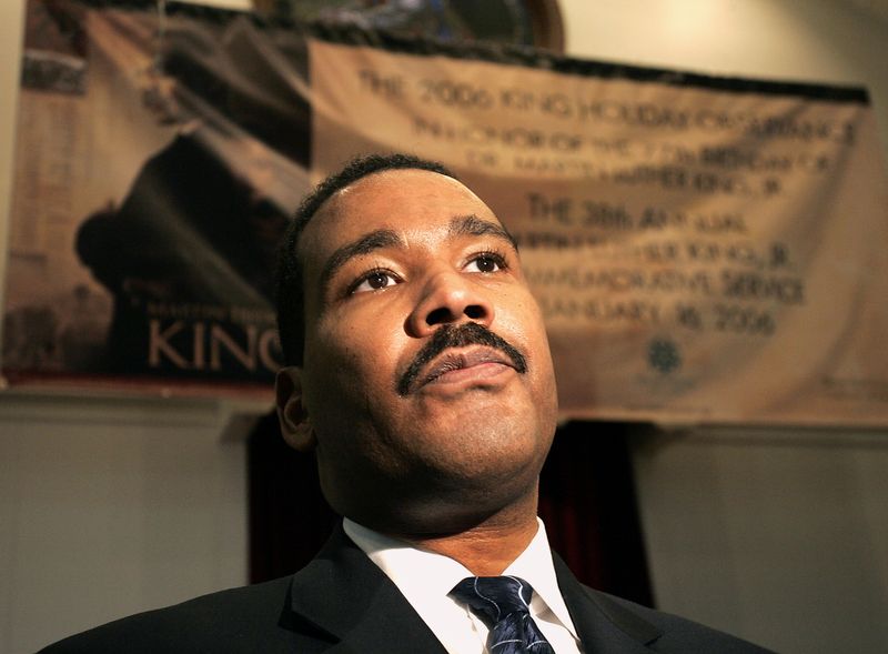 © Reuters. FILE PHOTO: Dexter Scott King, son of slain civil rights leader Martin Luther King, Jr. answers questions regarding the family rift over the selling of King Center property to National Park Service, at the Ebenezer Baptist Church, after the Martin Luther King, Jr. annual commemorative service in Atlanta, Georgia January 16, 2006. REUTERS/Tami Chappell