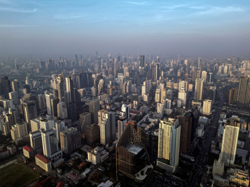 &copy; Reuters. FILE PHOTO: An aerial view shows a cityscape in Bangkok, Thailand January 27, 2023. REUTERS/Ilan Rosenberg/File Photo