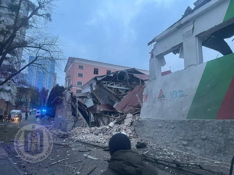 &copy; Reuters. 　１月２３日、ロシア軍がウクライナの首都キーウ（キエフ）と第２の都市ハリコフにミサイル攻撃を行ったと、ウクライナの当局者が明らかにした。写真はキーウ市西部ソロミアンスキー