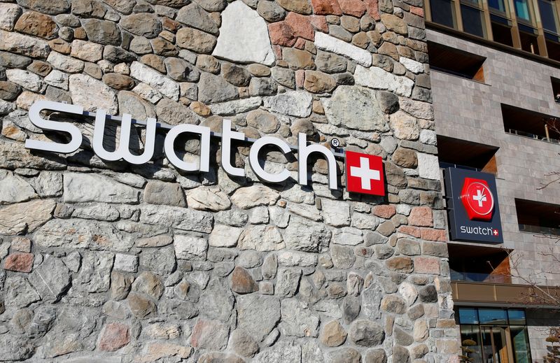 &copy; Reuters. Le logo de Swatch dans une boutique du Buergenstock Hotels & Resort à Buergenstock près de Lucerne, en Suisse. /Photo prise le 16 janvier 2020/REUTERS/Arnd Wiegmann