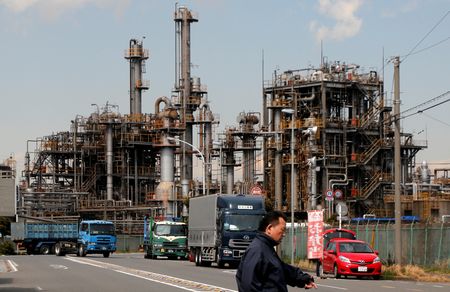 Japan Jan factory activity languishes, but service sector picks up - PMI By Reuters