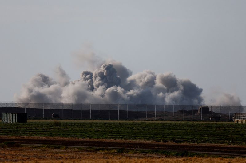 &copy; Reuters. Explosion à Gaza, au cours du conflit entre Israël et le groupe islamiste palestinien Hamas, vue d'Israël. /Photo prise le 24 janvier 2024/REUTERS/Amir Cohen