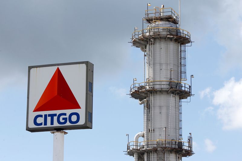 &copy; Reuters. PDVSA's U.S. unit Citgo Petroleum refinery is pictured in Sulphur, Louisiana, U.S., June 12, 2018. REUTERS/Jonathan Bachman/File Photo