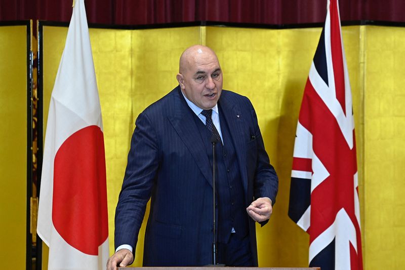 &copy; Reuters. وزير الدفاع الإيطالي جويدو كروزيتو  خلال مؤتمر صحفي في طوكيو يوم 14 ديسمبر كانون الأول 2023. صورة لرويترز من ممثل لوكالات الأنباء.