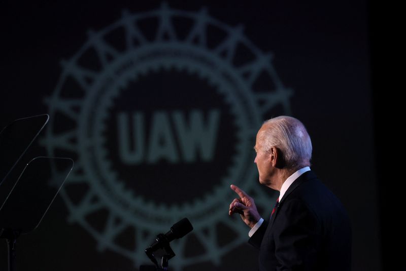 © Reuters. Biden se dirige a membros do UAW no Programa Nacional de Ação Comunitária do UAW em Washington
24/01/2024
REUTERS/Leah Millis