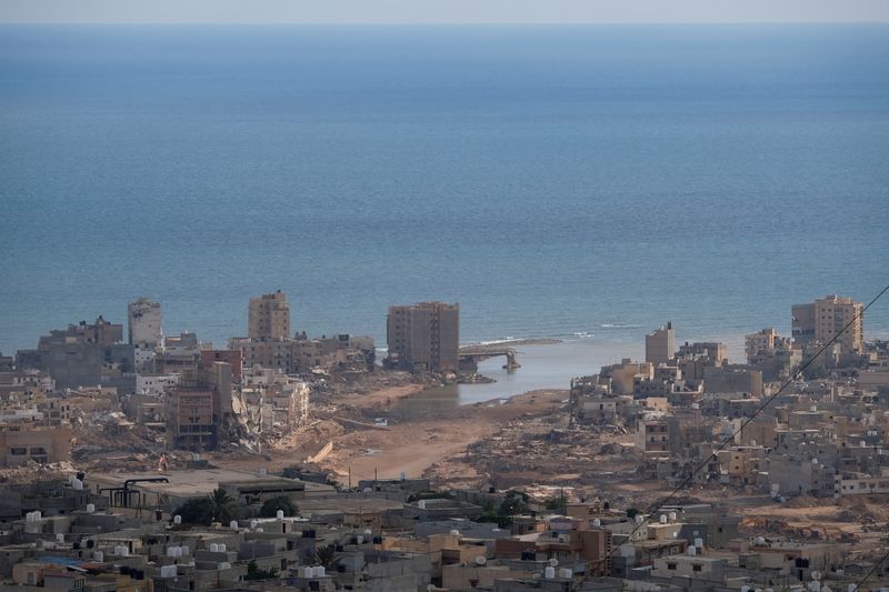 &copy; Reuters. مدينة درنة في أعقاب الفيضانات التي ضربت المدينة في ليبيا يوم 30 سبتمبر أيلول 2023. تصوير: عصام عمران الفيتوري- رويترز.