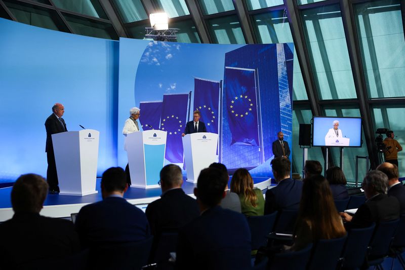 &copy; Reuters. European Central Bank (ECB) President Christine Lagarde speaks to reporters following the Governing Council's monetary policy meeting at the ECB headquarters in Frankfurt, Germany, January 25, 2024.   REUTERS/Kai Pfaffenbach 