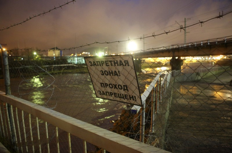 © Reuters. FOTO DE ARCHIVO-Un cartel que dice 