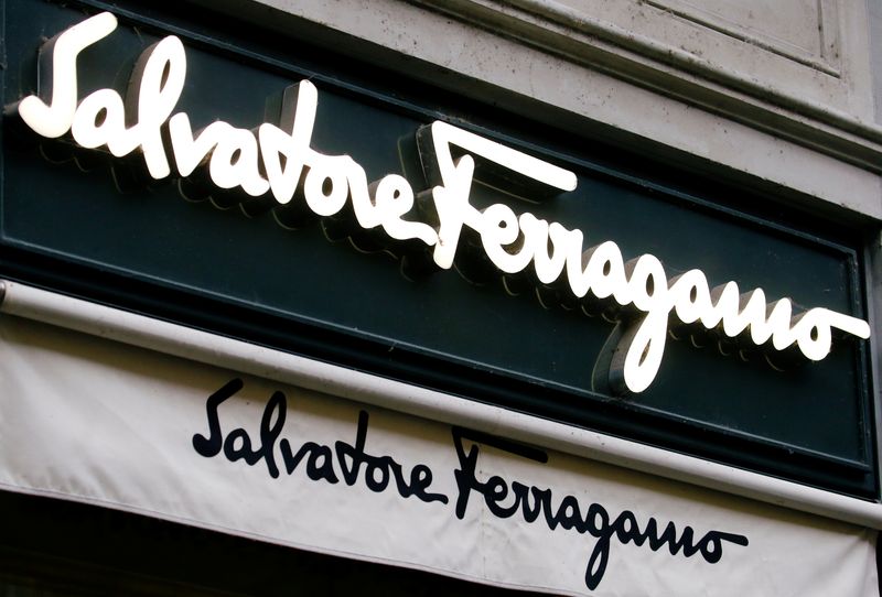 &copy; Reuters. Il logo Salvatore Ferragamo a Zurigo, Svizzera. REUTERS/Arnd Wiegmann
