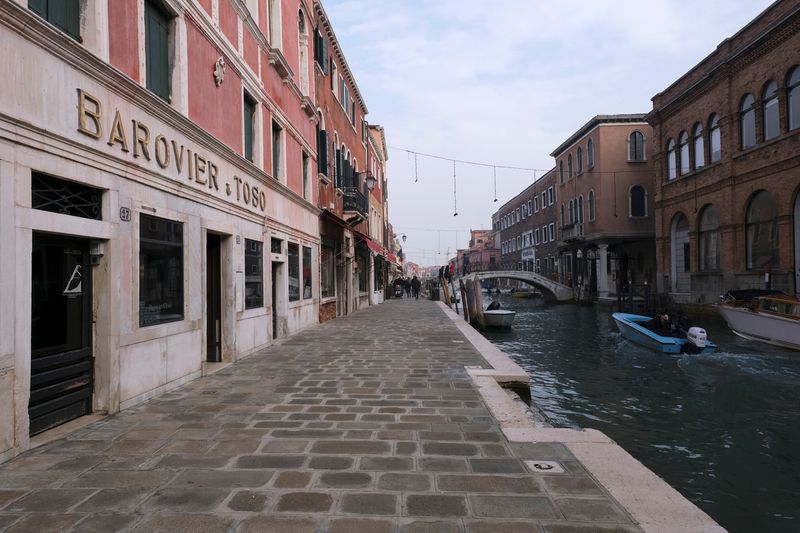 &copy; Reuters. A general view of Fondamenta dei Vetrai, one of the main streets on Murano Island, Venice, Italy, November 12, 2021. Picture taken November 12, 2021. REUTERS/Manuel Silvestri/File Photo