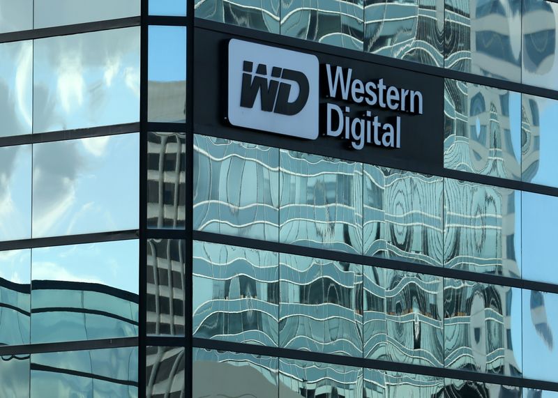 &copy; Reuters. A Western Digital office building is shown in Irvine, California, U.S., January 24, 2017.   REUTERS/Mike Blake/File Photo