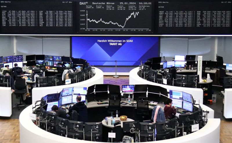 &copy; Reuters. The German share price index DAX graph is pictured at the stock exchange in Frankfurt, Germany, January 25, 2024.     REUTERS/Staff