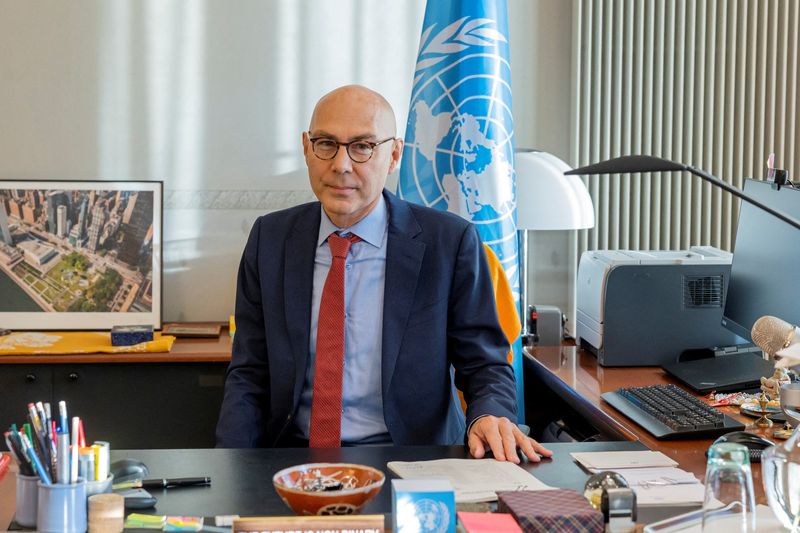 &copy; Reuters. The new UN High Commissioner for Human Rights Volker Turk, of Austria, poses in his office at the Palais Wilson, during a photocall for his taking official functions as United Nations High Commissioner for Human Rights in Geneva, Switzerland October 17, 2
