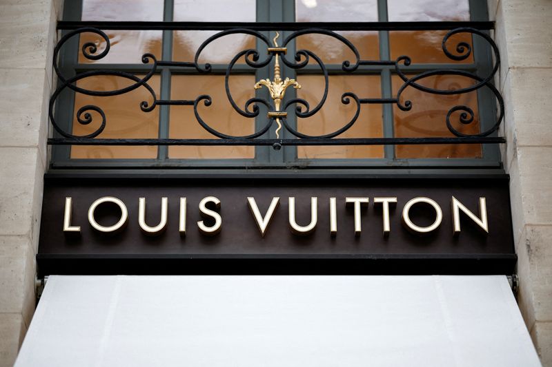 &copy; Reuters. FILE PHOTO: A sign on the exterior of a Louis Vuitton luxury boutique operated by LVMH Moet Hennessy Louis SE is pictured in Paris, France, January 25, 2024. REUTERS/Benoit Tessier/File Photo