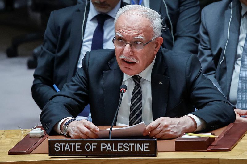 &copy; Reuters. وزير الخارجية الفلسطيني رياض المالكي يتحدث خلال اجتماع لمجلس الأمن التابع للأمم المتحدة في نيويورك يوم 23 يناير كانون الثاني 2024. تصوير: إدوا