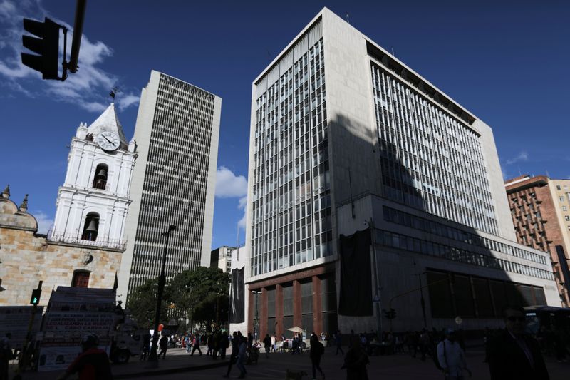 &copy; Reuters. FILE PHOTO: General view of Colombia's central bank in Bogota, Colombia October 9, 2019. Picture taken October 9, 2019. REUTERS/Luisa Gonzalez/File Photo