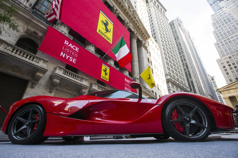 &copy; Reuters. A Ferrari is seen outside the New York Stock Exchange October 21, 2015. REUTERS/Lucas Jackson/ File Photo