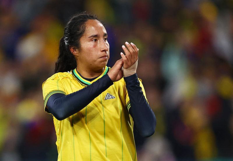 © Reuters. لاعبة منتخب كولومبيا لكرة القدم مايرا راميريز خلال إحدي المباريات في ملبورن بأستراليا يوم الثامن من أغسطس آب 2023. تصوير: هانا مكاي - رويترز.
