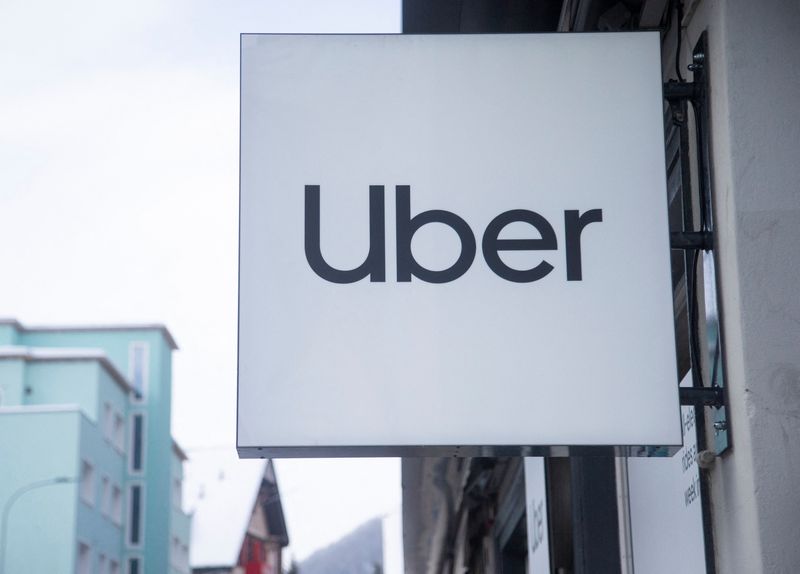 &copy; Reuters. The logo of Uber is seen at a temporary showroom at the Promenade road during the World Economic Forum (WEF) 2023, in the Alpine resort of Davos, Switzerland, January 20, 2023. REUTERS/Arnd Wiegmann