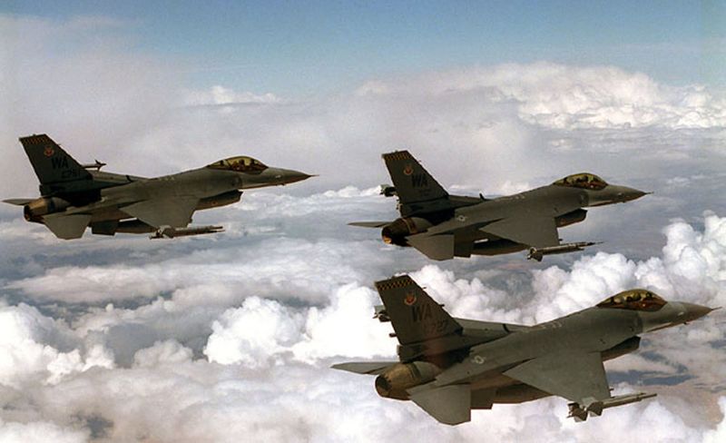 &copy; Reuters. طائرات مقاتلة من طراز إف-16 في صورة من أرشيف رويترز. (تستخدم الصورة لأغراض تحريرية فقط)