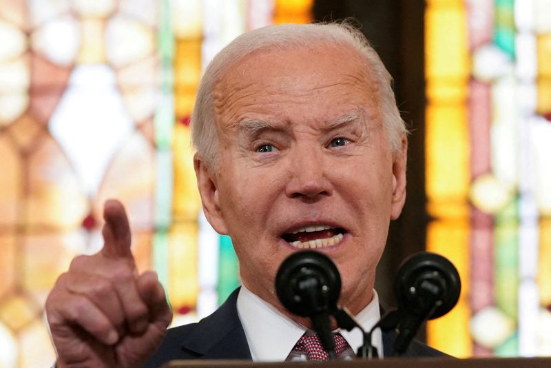 &copy; Reuters. FILE PHOTO: U.S. President Joe Biden delivers a speech during a campaign event at the Mother Emanuel AME Church, the site of the 2015 mass shooting, in Charleston, South Carolina, U.S., January 8, 2024. REUTERS/Kevin Lamarque