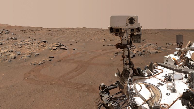 &copy; Reuters. FILE PHOTO: NASA’s Perseverance Mars rover is seen in a "selfie" that it took over a rock nicknamed "Rochette", September 10, 2021. NASA/JPL-CALTECH/MSSS/Handout via REUTERS/File Photo 