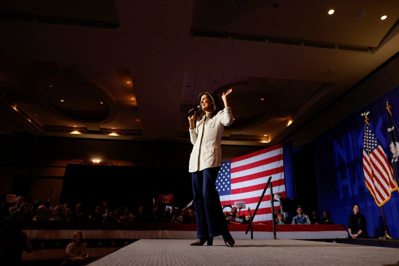 © Reuters. Republican presidential candidate and former U.S. Ambassador to the United Nations Nikki Haley speaks during a campaign event before the South Carolina Republican presidential primary election in North Charleston, South Carolina, U.S., January 24, 2024. REUTERS/Randall Hill