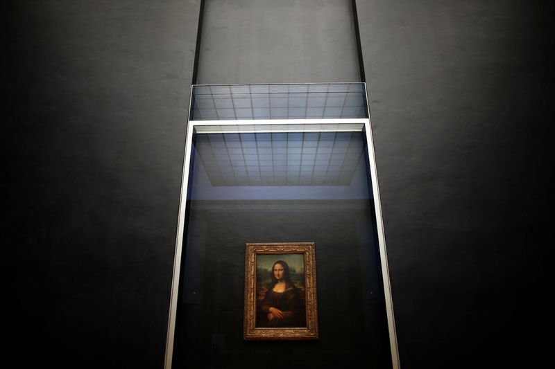 © Reuters. لوحة الموناليزا في متحف اللوفر بباريس بصورة من أرشيف رويترز.