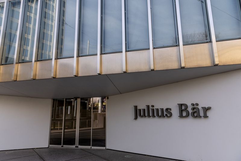 Julius Baer set to announce writeoff linked to Signa exposure - SonntagsZeitung