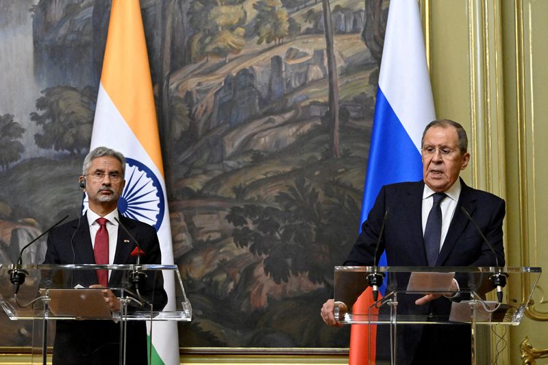 &copy; Reuters. FOTO DE ARQUIVO: O ministro das Relações Exteriores da Rússia, Sergei Lavrov, e o ministro das Relações Exteriores da Índia, Subrahmanyam Jaishankar, participam de uma coletiva de imprensa conjunta após conversas em Moscou, Rússia, em 27 de dezemb