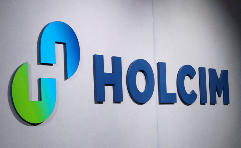 &copy; Reuters. Photo d'archives du logo de Holcim. /Photo prise le 26 octobre 2022 à Zug, Suisse/REUTERS/Arnd Wiegmann