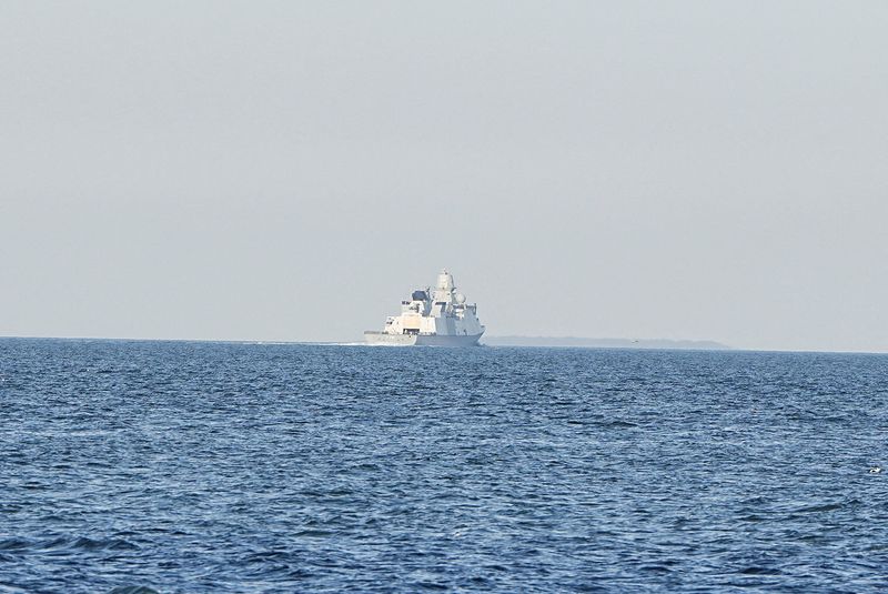 © Reuters. Danish frigate Iver Huitfeldt sets off for the Gulf of Aden, from the Naval Station in Korsoer, Denmark, February 29, 2024 Ritzau Scanpix/Mads Claus Rasmussen via REUTERS    