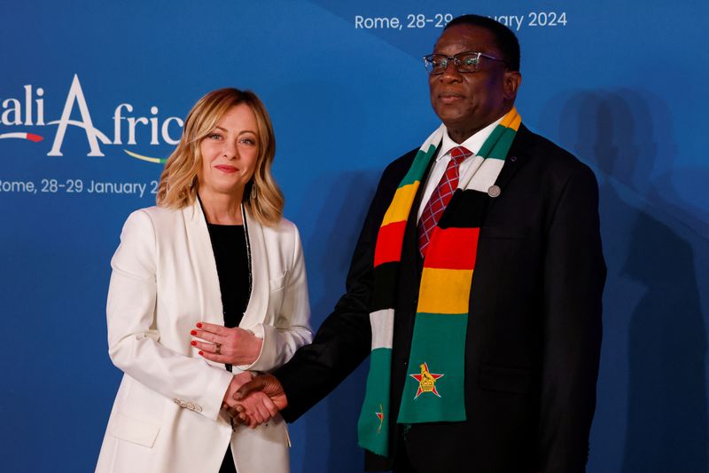 &copy; Reuters. Italy's Prime Minister Giorgia Meloni meets with President of Zimbabwe Emmerson Mnangagwa inside the Madama Palace (Senate) as Italy hosts the Italy-Africa summit in Rome, Italy January 29, 2024. REUTERS/Remo Casilli