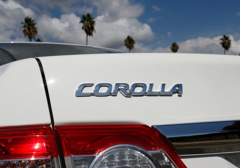 © Reuters. FILE PHOTO: A Toyota Corolla is seen in Los Angeles October 10, 2012. REUTERS/Lucy Nicholson/File Photo