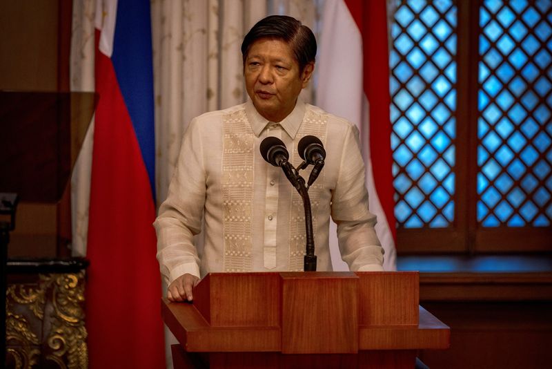 &copy; Reuters. FILE PHOTO: Philippine President Ferdinand Marcos Jr. delivers a joint statement during the visit of Indonesian President Joko Widodo at the Malacanang Palace, in Manila, Philippines, January 10, 2024. Ezra Acayan/Pool via REUTERS/File Photo