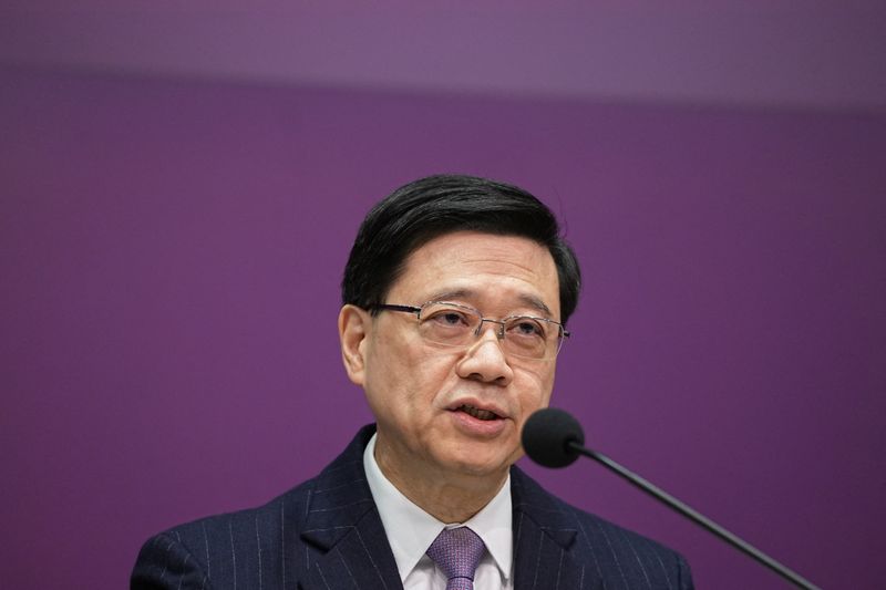 &copy; Reuters. Le chef de l'exécutif de Hong Kong, John Lee, assiste à une conférence de presse concernant la législation de l'article 23 sur la sécurité nationale, à Hong Kong, Chine. /Photo prise le 30 janvier 2024/REUTERS/Lam Yik