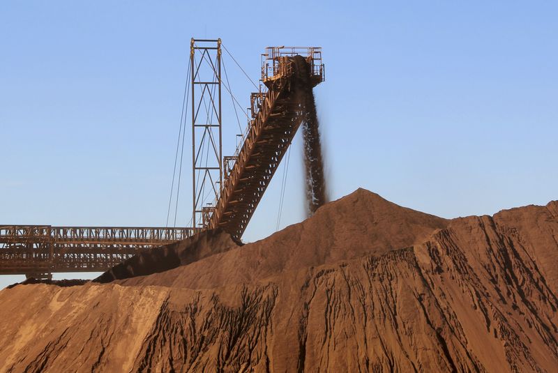 &copy; Reuters. Pilha de minério de ferro em planta da Fortescue Metals 